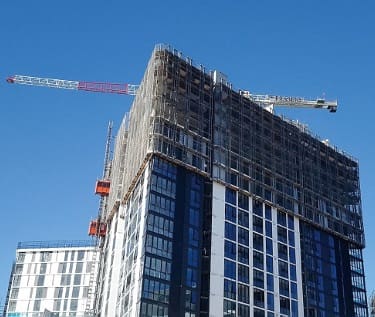 シドニー南部のマンション建設現場。大都市の住宅価格は既に下落に転じており、新年の景気に影を落とす可能性が指摘されている