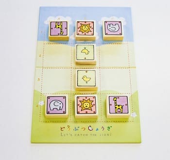 子ども用の教材として開発・制作された「どうぶつしょうぎ」だが、現在では大人や海外の人たちにも広く受け入れられ、大会まで行われている