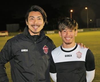 今年で豪州3年目になる元日本代表の田代有三（写真左）とAリーグ挑戦も視野に入れる若手アタッカー岡田武瑠（写真右）