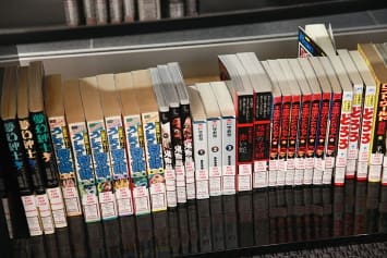 会場ではさまざまなホラー漫画を読むこともできる