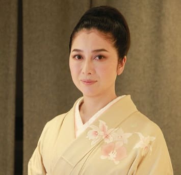 当日、会場に着物で訪れた松井冬子氏