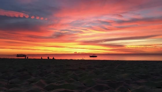 モートン島での夕焼け、何とも幻想的で美しいフォトジェニックな1枚