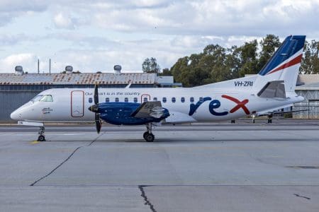 Rex_Airlines_(VH-ZRI)_Saab_340B_at_Wagga_Wagga_Airport